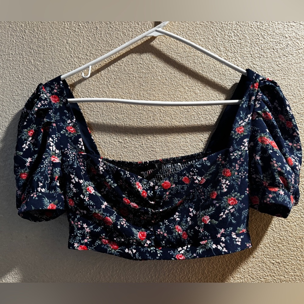 Woman crop top